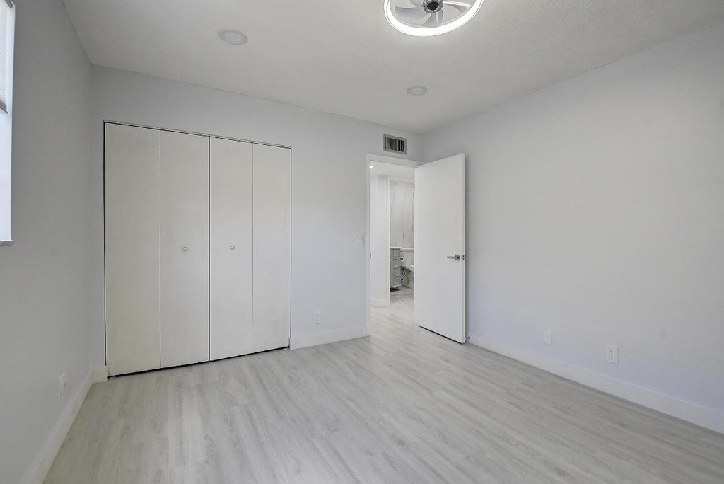 318 Monaco Boulevard - Photo 21