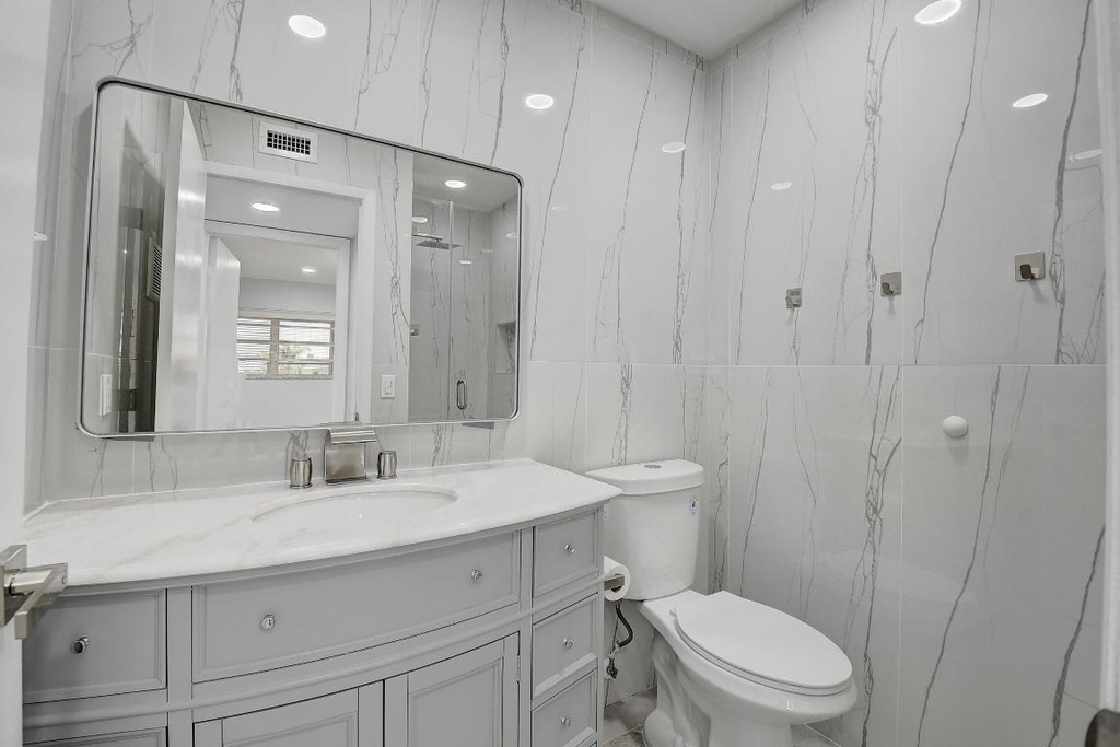 318 Monaco Boulevard - Photo 24