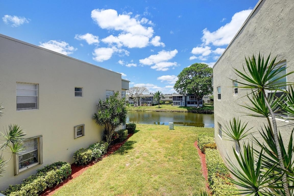 318 Monaco Boulevard - Photo 5