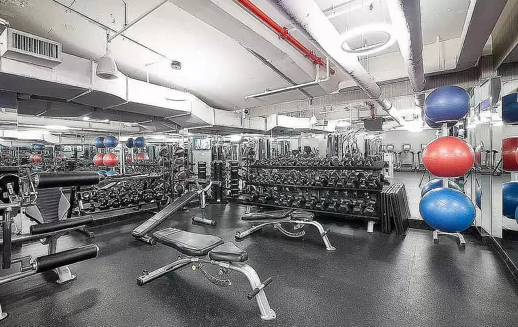 222 East 39th Street - Photo 5