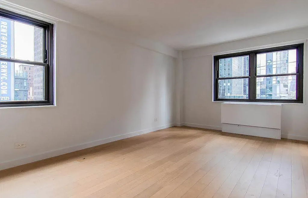 222 East 39th Street - Photo 3