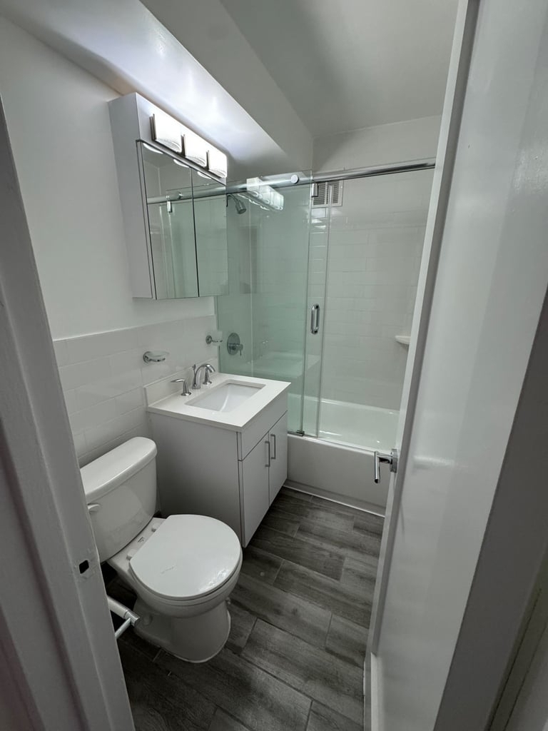 East 37th Street - Photo 3