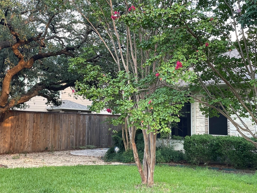120 W Brazos Dr - Photo 3