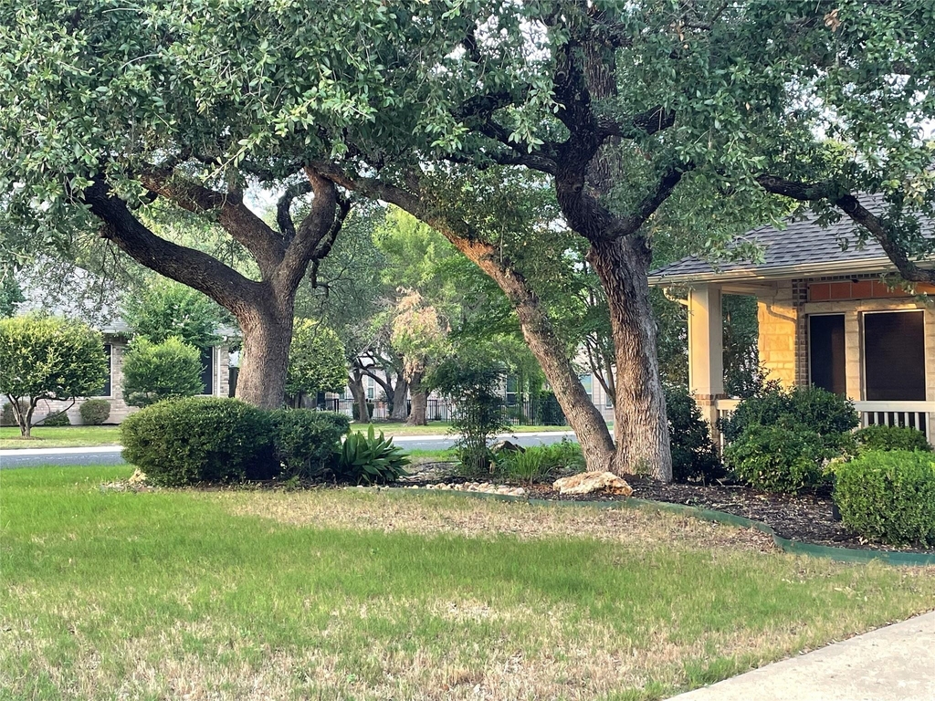 120 W Brazos Dr - Photo 2
