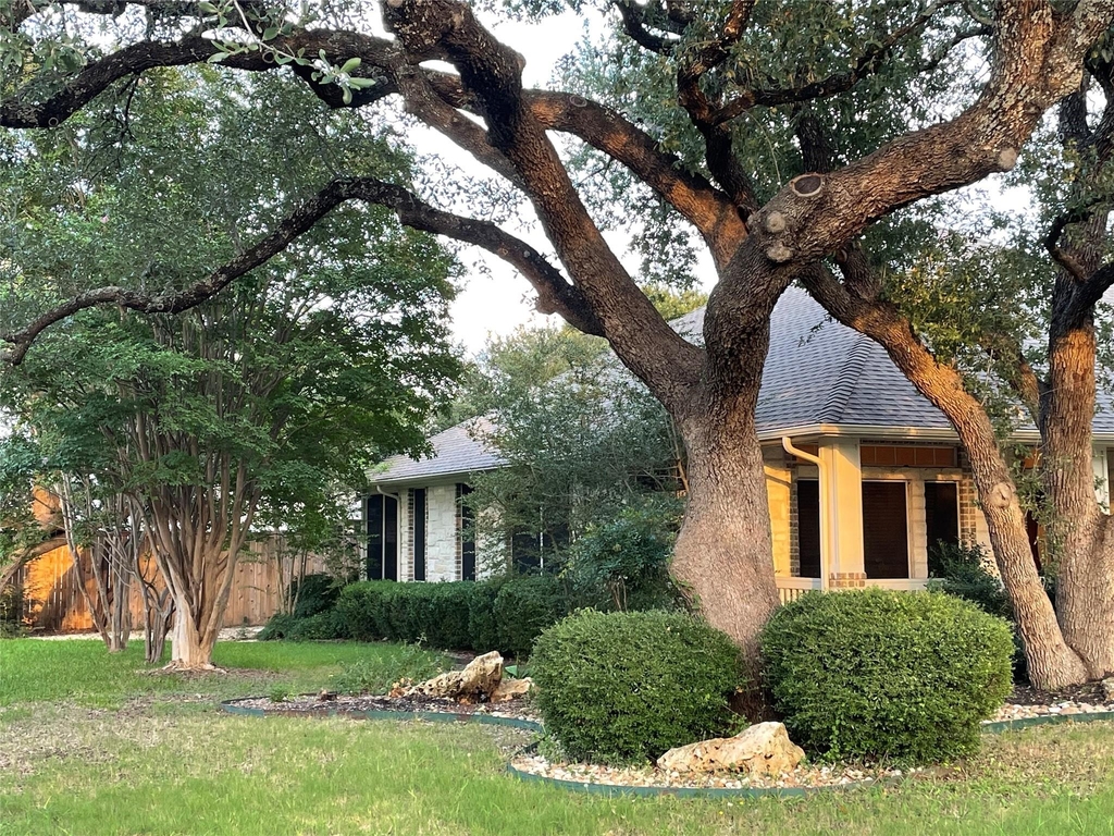 120 W Brazos Dr - Photo 1