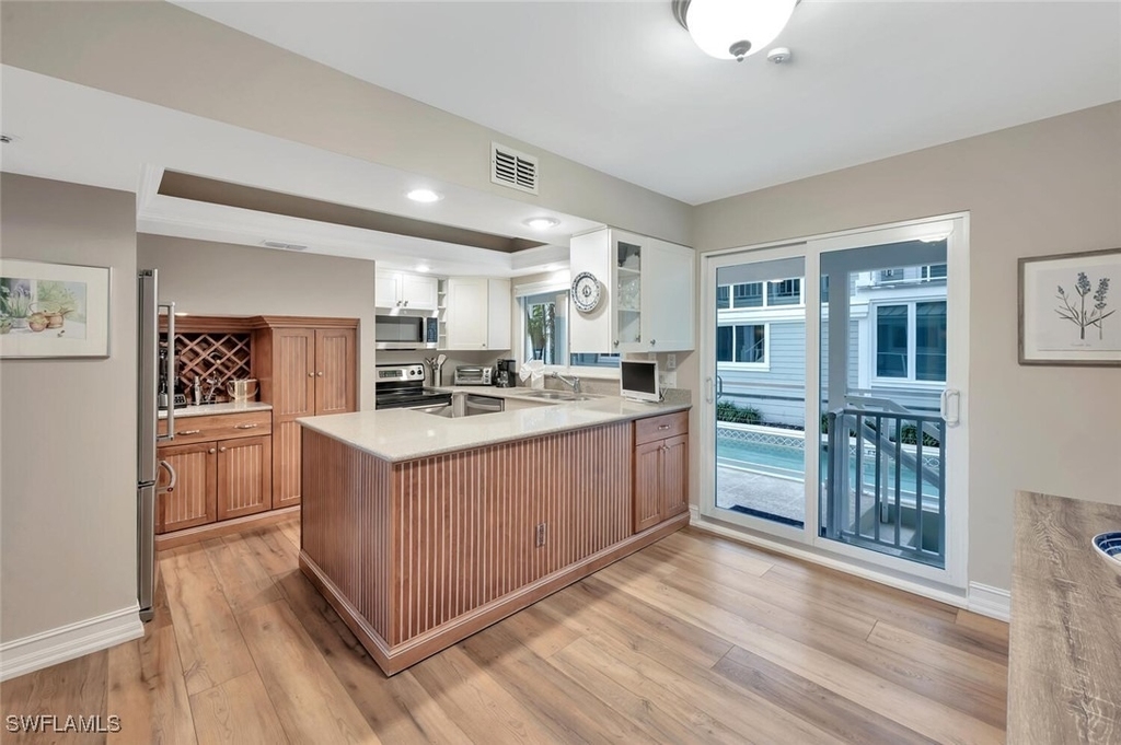 180 6th Avenue S - Photo 9