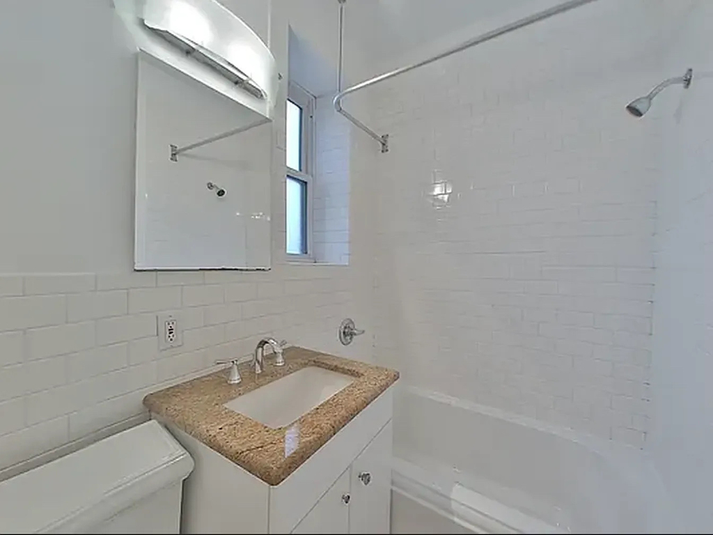West 11th Street/7 th Ave - Photo 5