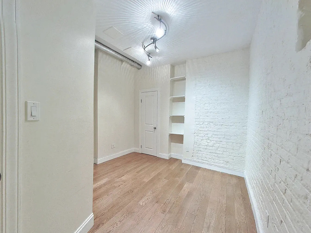  West 11th Street/ 7th acenue - Photo 3