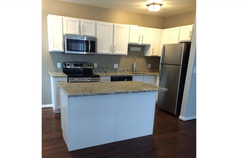 53 Marston St - Photo 3