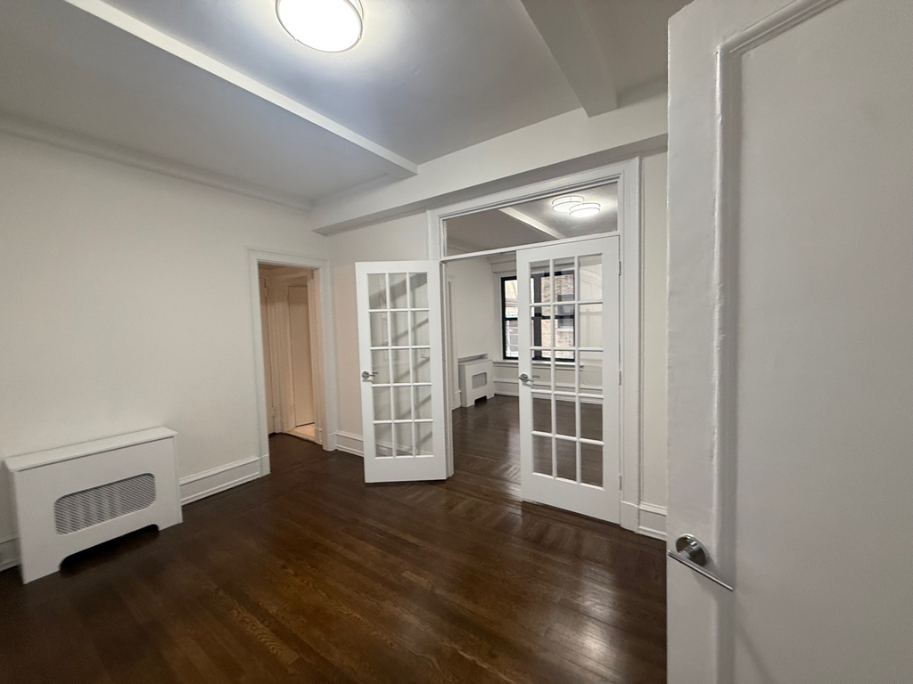 140 West 55th Street - Photo 4