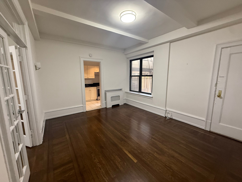 140 West 55th Street - Photo 1