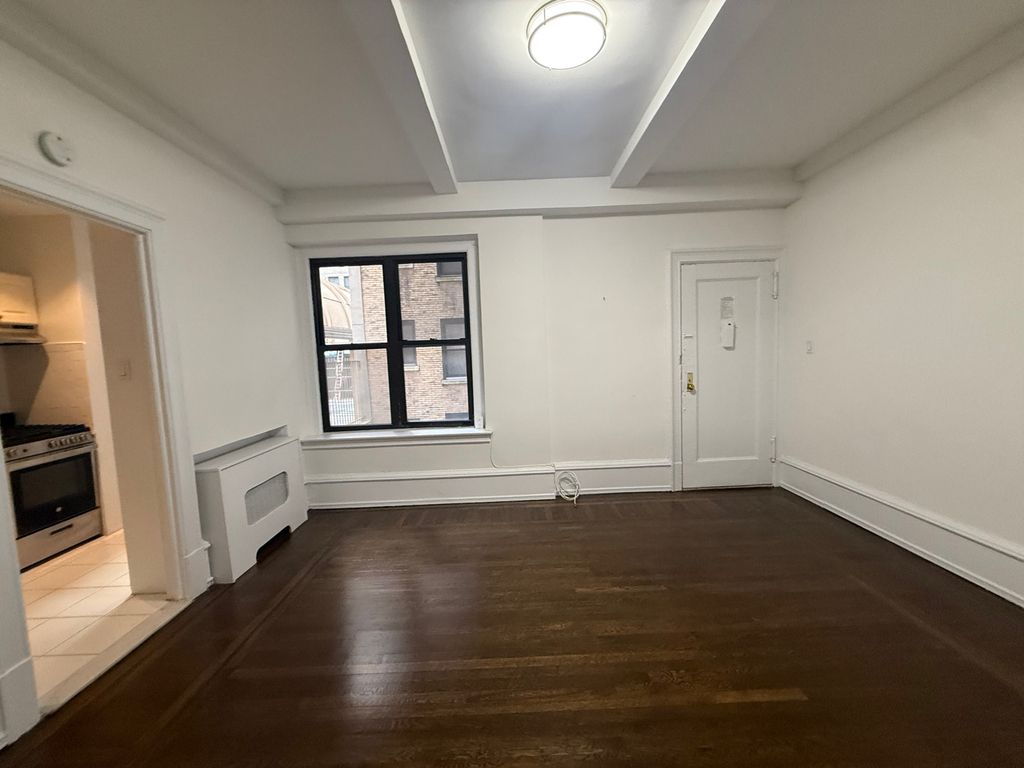 140 West 55th Street - Photo 5
