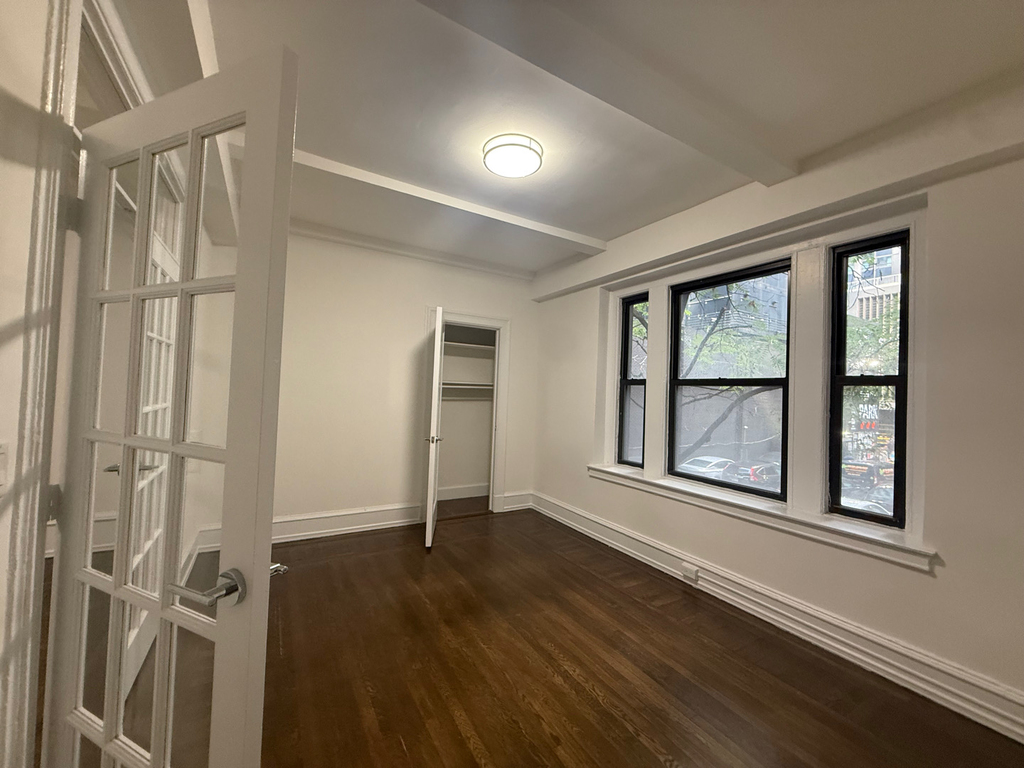 140 West 55th Street - Photo 3