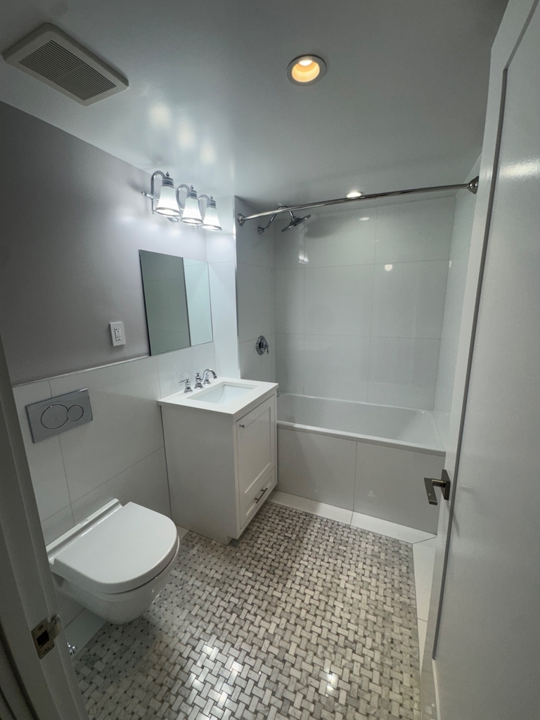 West 97th Street - Photo 7
