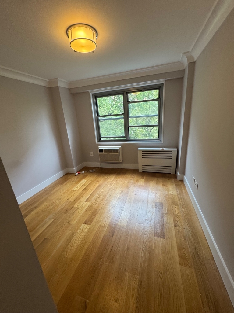 West 97th Street - Photo 6