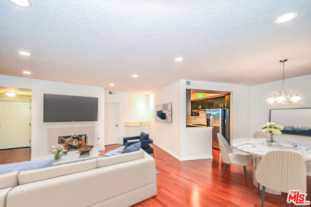 4444 Wilshire Boulevard - Photo 1