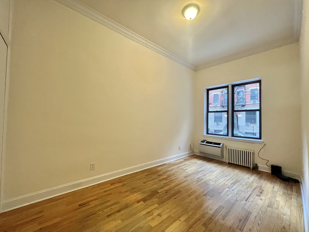 East 85th Street - Photo 0