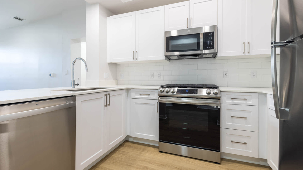601 E. 2nd Street - Photo 3