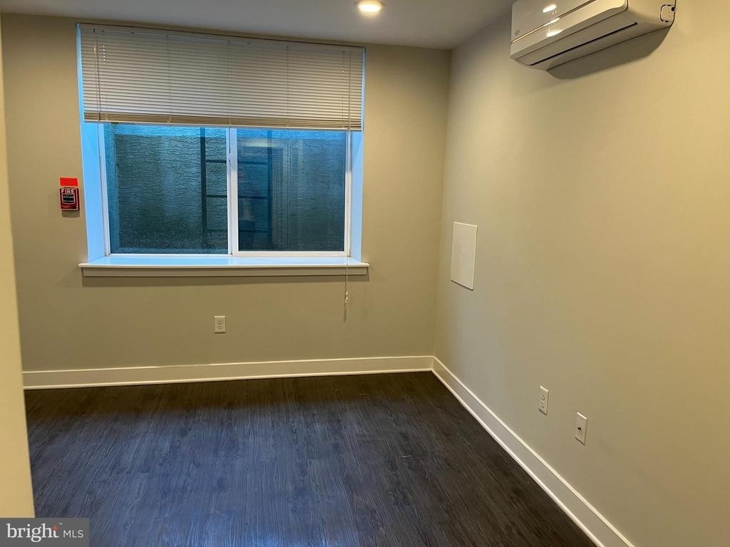 2039 N College Avenue - Photo 36