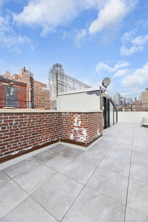 226 East 25th Street, Unit 6d - Photo 0