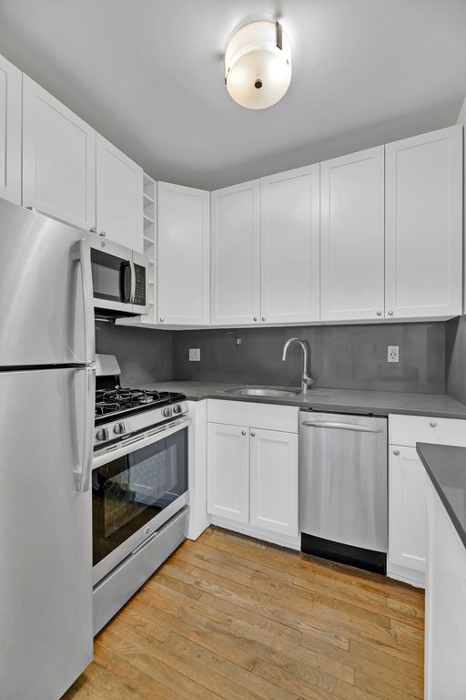 226 East 25th Street, Unit 6d - Photo 7