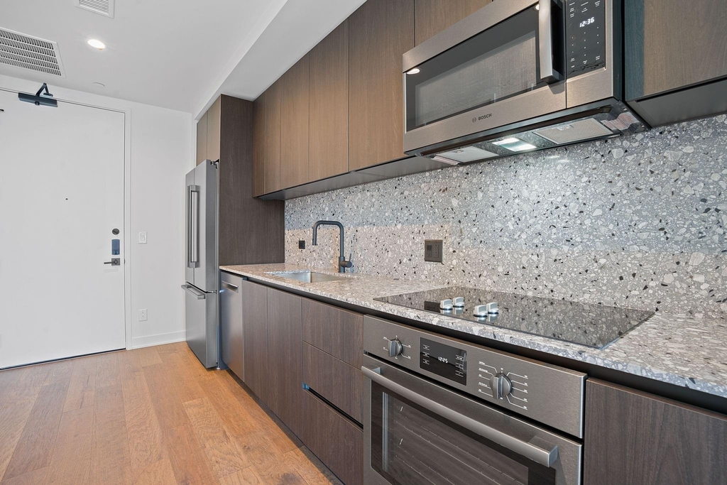 84 East Ave - Photo 4