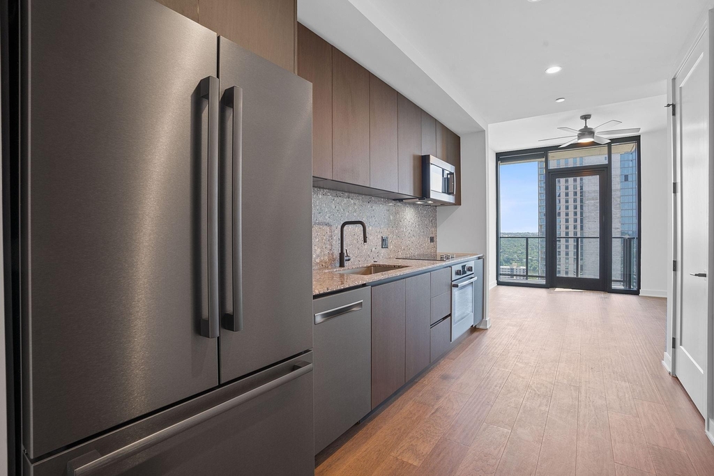 84 East Ave - Photo 0