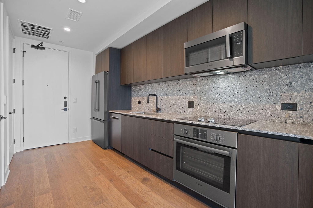 84 East Ave - Photo 2