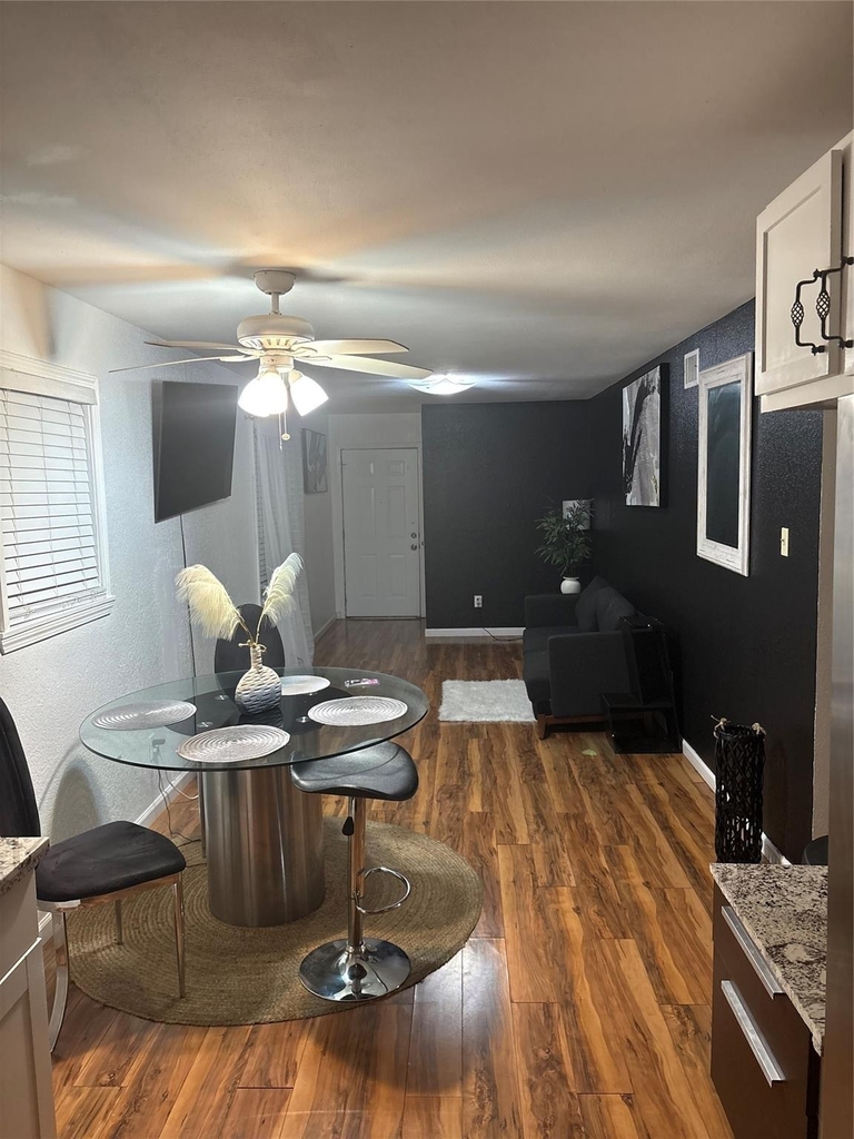 2201 Nettleton - Photo 1