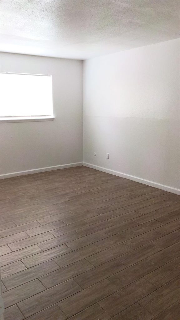 5625 Antoine Drive - Photo 12