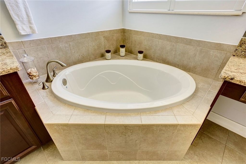 12710 Olde Banyon Boulevard - Photo 23