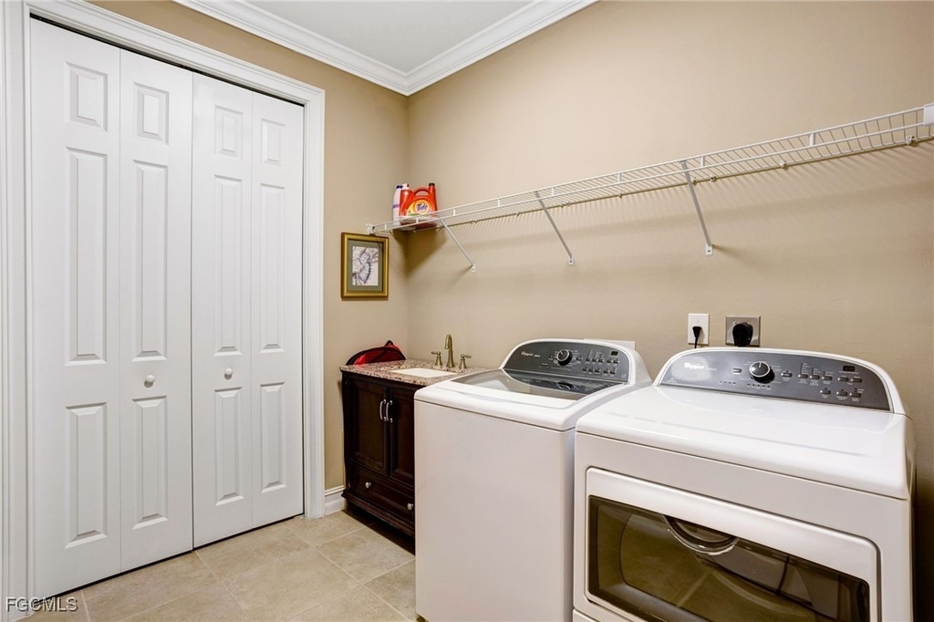 12710 Olde Banyon Boulevard - Photo 32