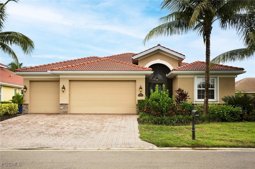 12710 Olde Banyon Boulevard - Photo 0