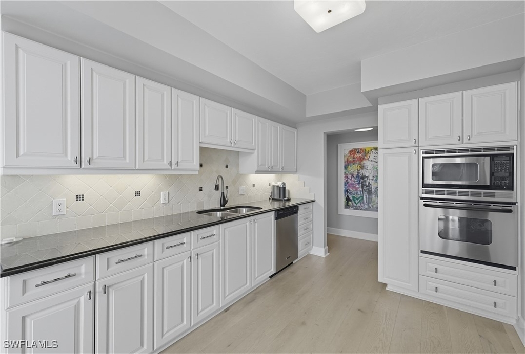 7515 Pelican Bay Boulevard - Photo 15