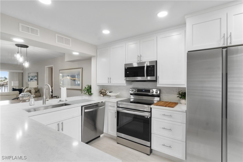 10686 Gulf Shore Drive - Photo 4