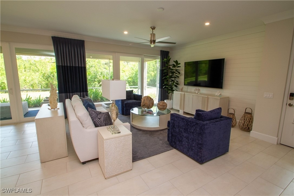 172 Indies Drive E - Photo 4