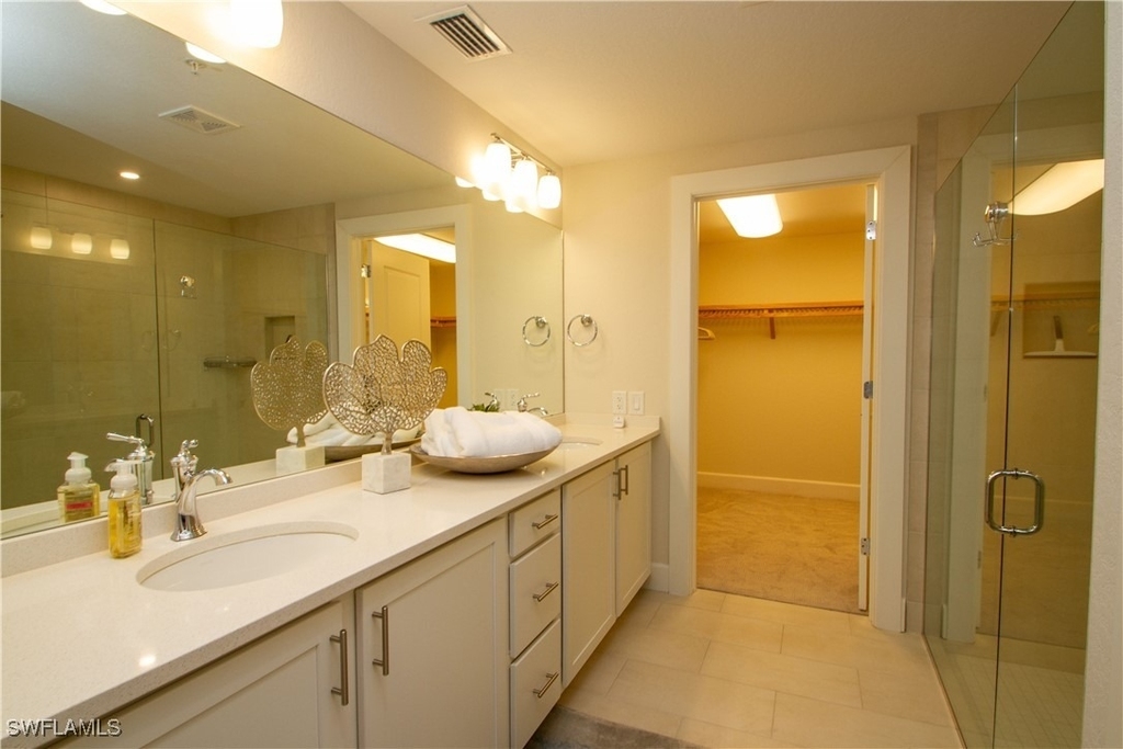 172 Indies Drive E - Photo 17