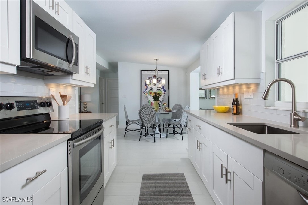 2048 Harbor Lane - Photo 4