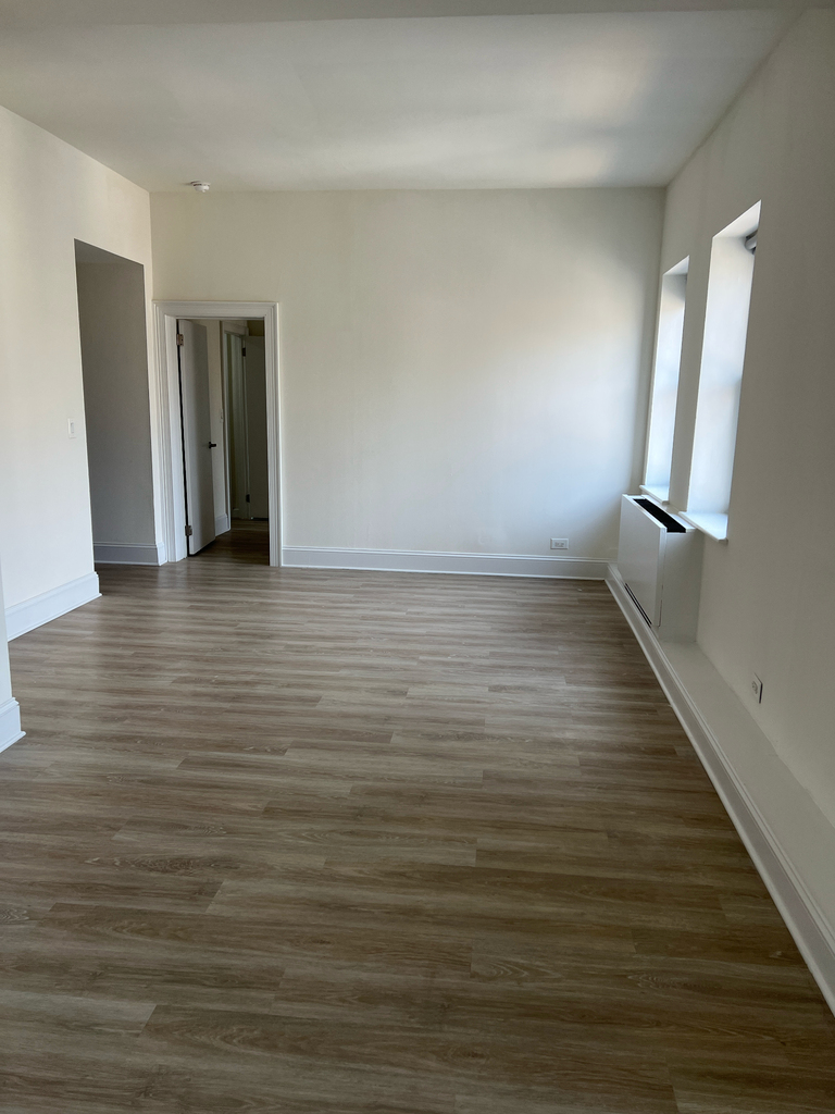 West 34th Street - Photo 3