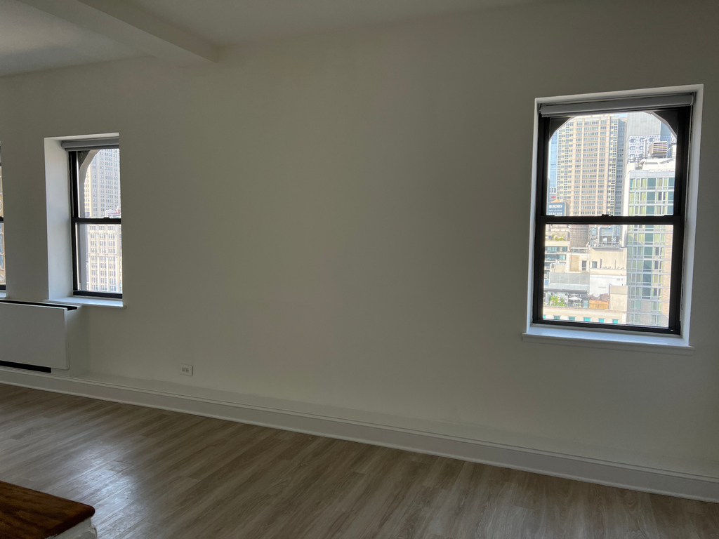 West 34th Street - Photo 2