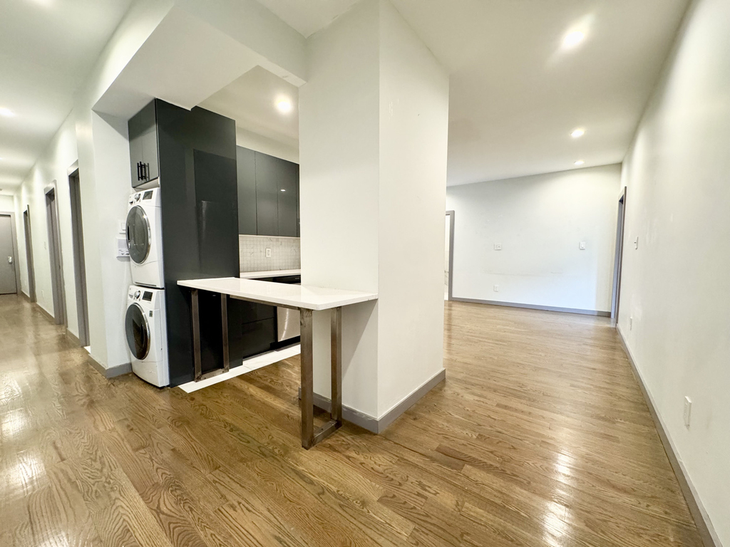 600 West 150th Street - Photo 6