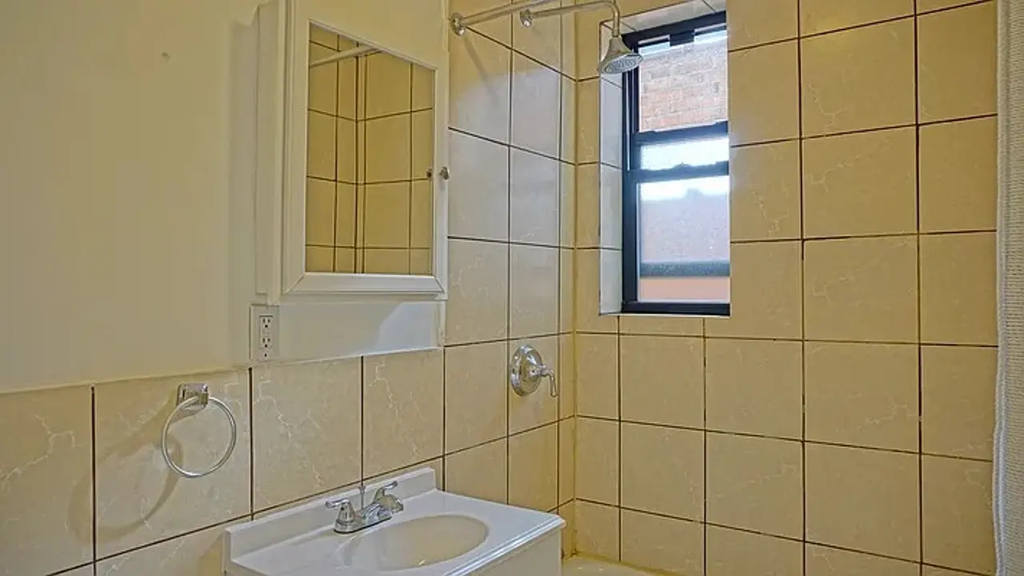 30-49 Crescent Street - Photo 3