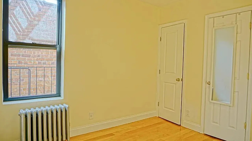 30-49 Crescent Street - Photo 2