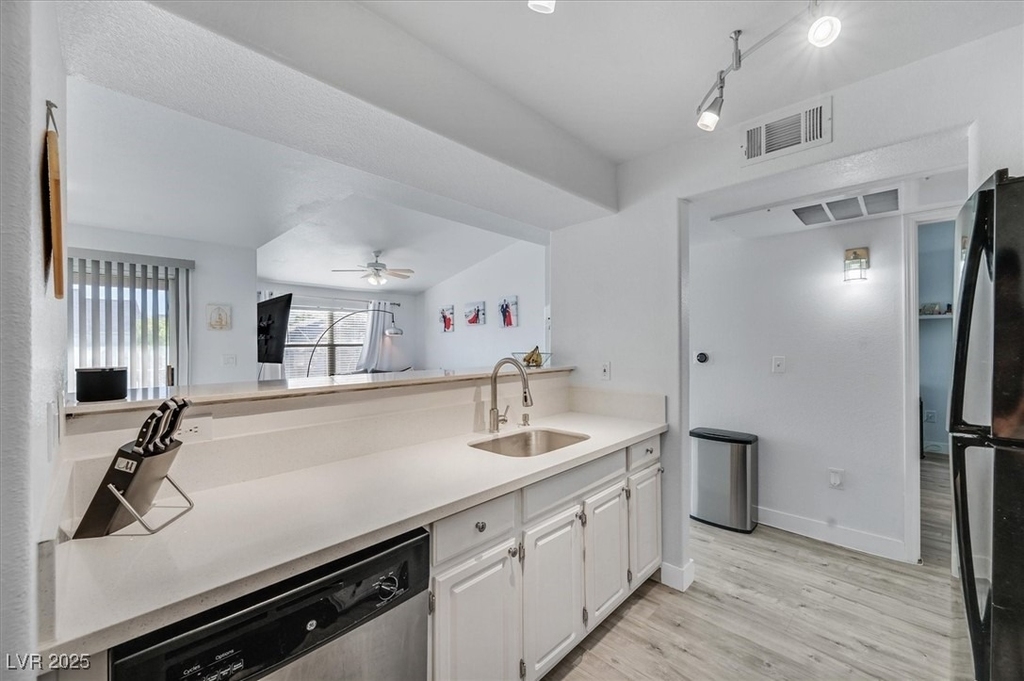 555 E Silverado Ranch Boulevard - Photo 11