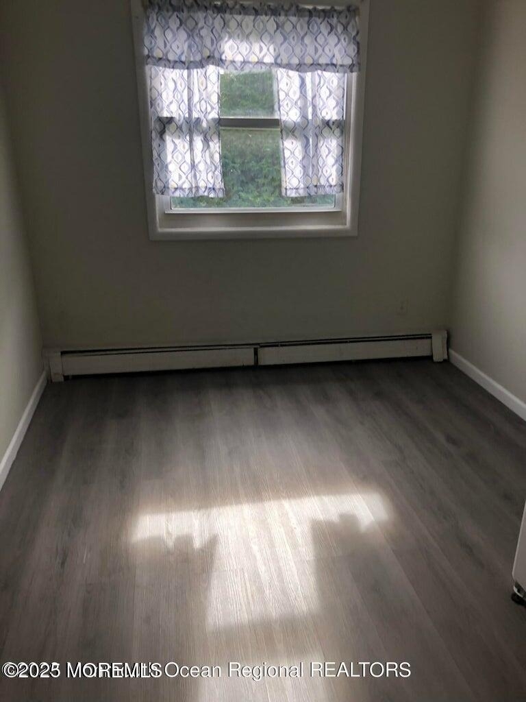 735 Greens Avenue - Photo 3