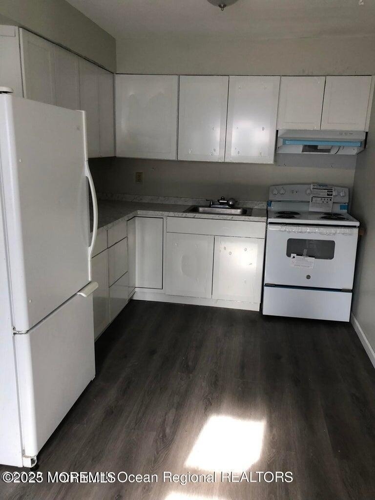 735 Greens Avenue - Photo 6