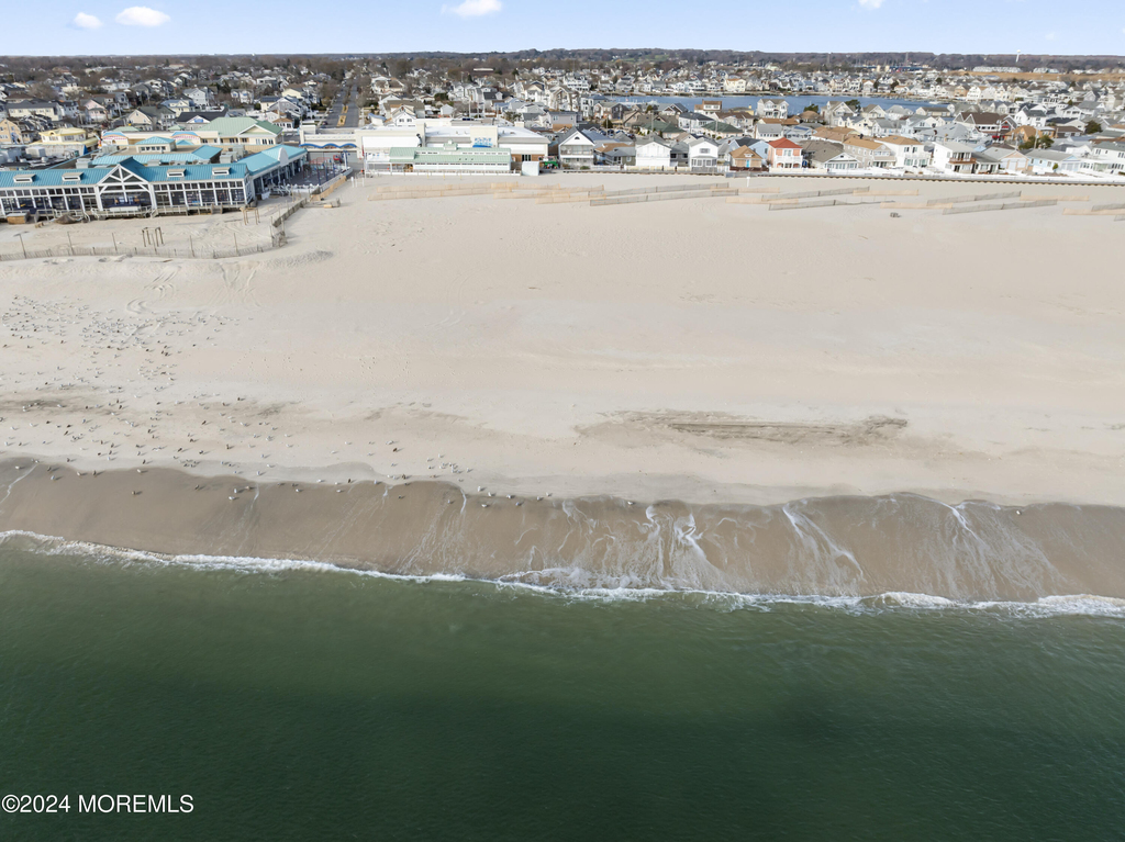 255 Boardwalk - Photo 2