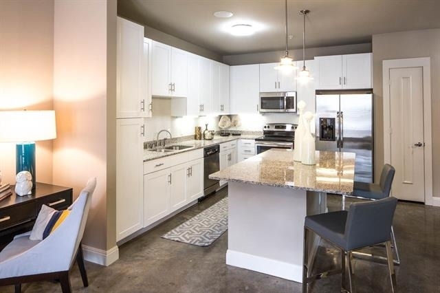 908 N Bishop Avenue - Photo 1