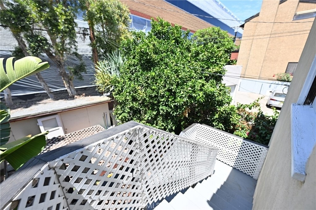 11063 Ohio Avenue - Photo 7