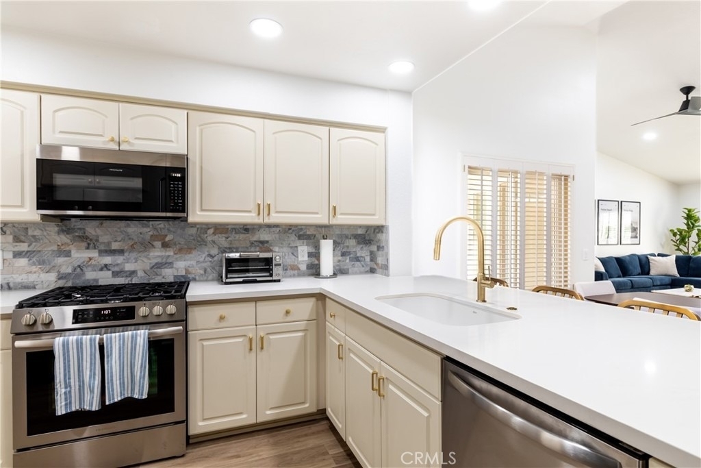 216 Desert Falls Drive East - Photo 11